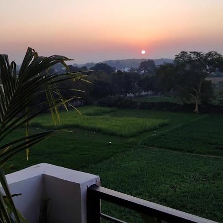 Love & Peace Apartment Jabalpur Bagian luar foto