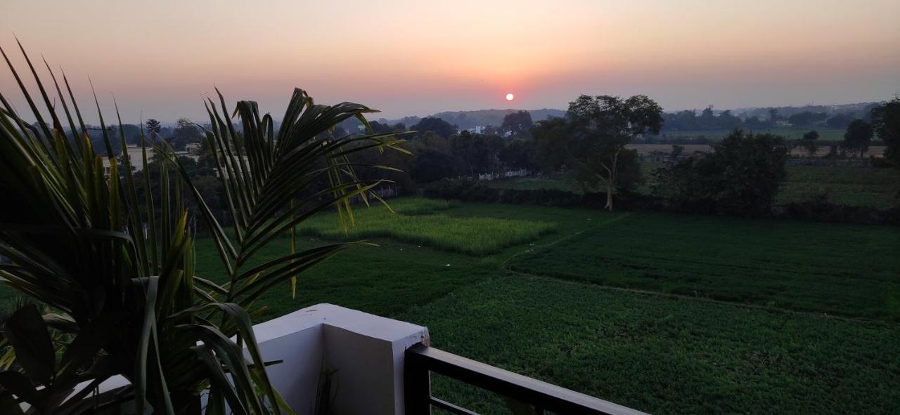 Love & Peace Apartment Jabalpur Bagian luar foto
